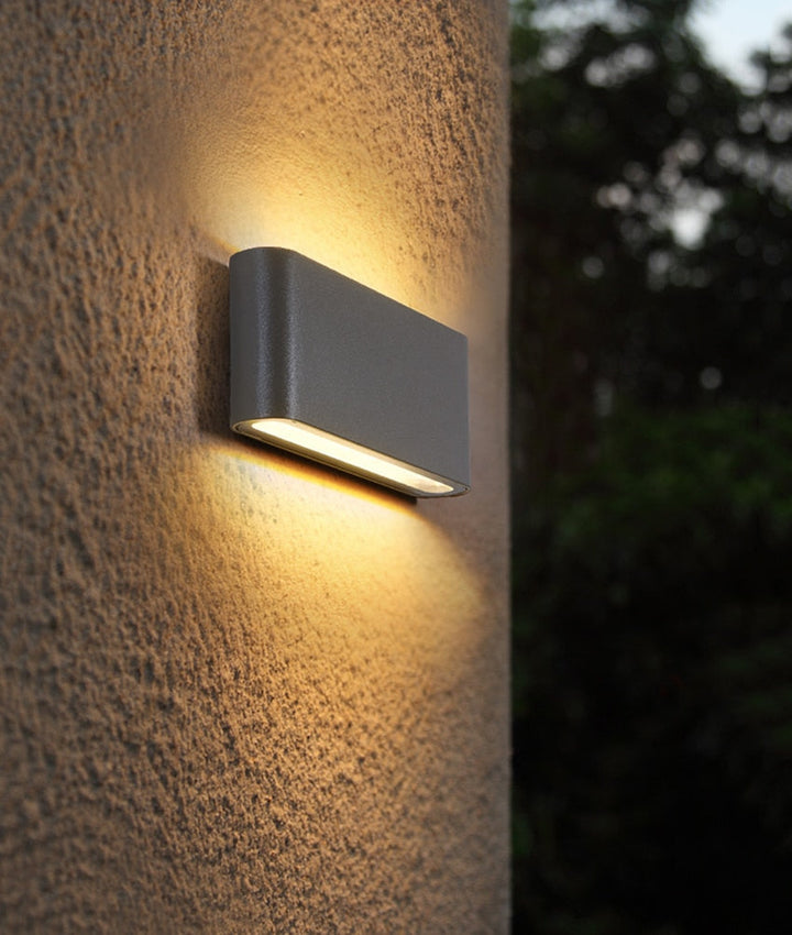 Rämkel | Modern Waterproof Outdoor Wall Light