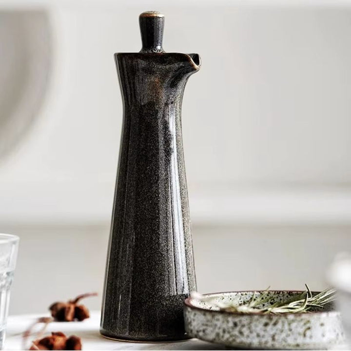 Klovik | Scandinavian Ceramic Oil Bottle – Drip-Free