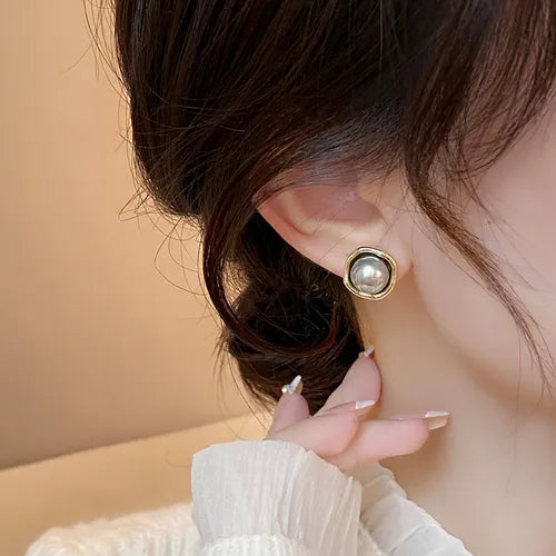 Elegant Black Pearl Stud Earrings