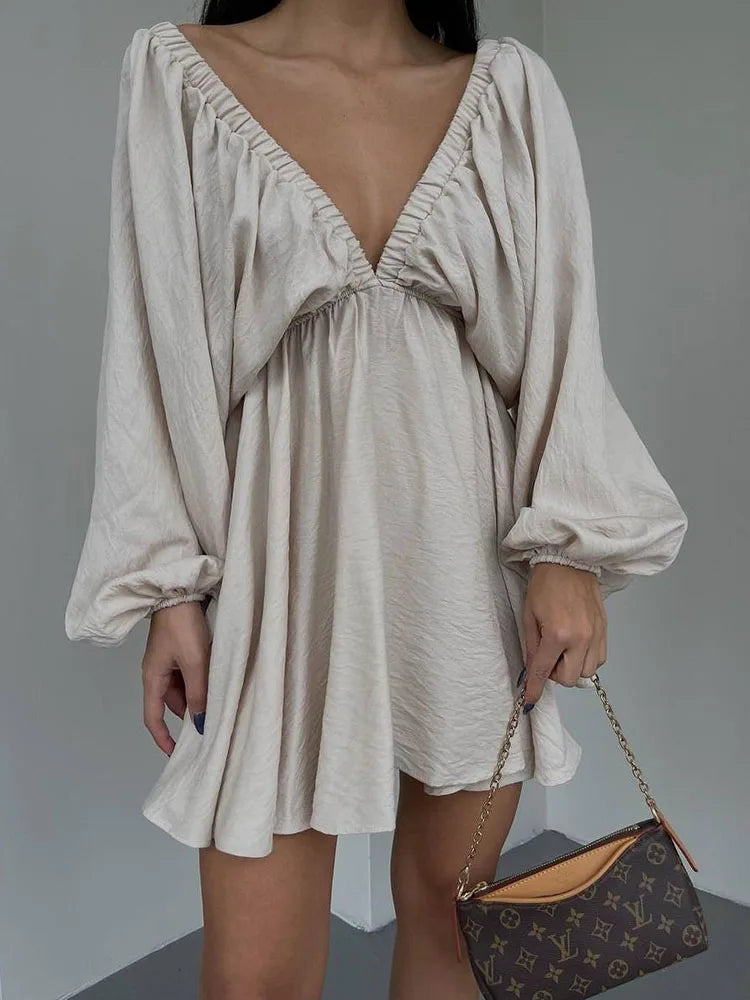 Vaenya | Boho Mini Dress with Long Sleeves and V-Neck