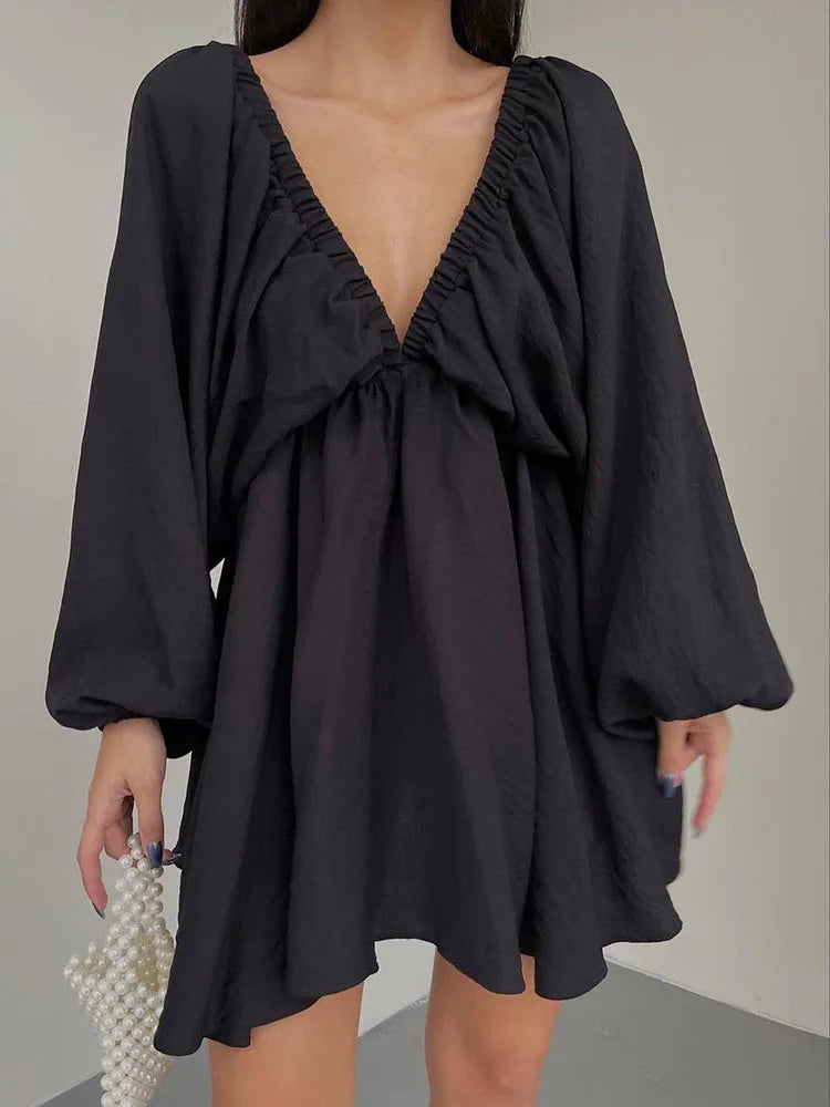 Vaenya | Boho Mini Dress with Long Sleeves and V-Neck