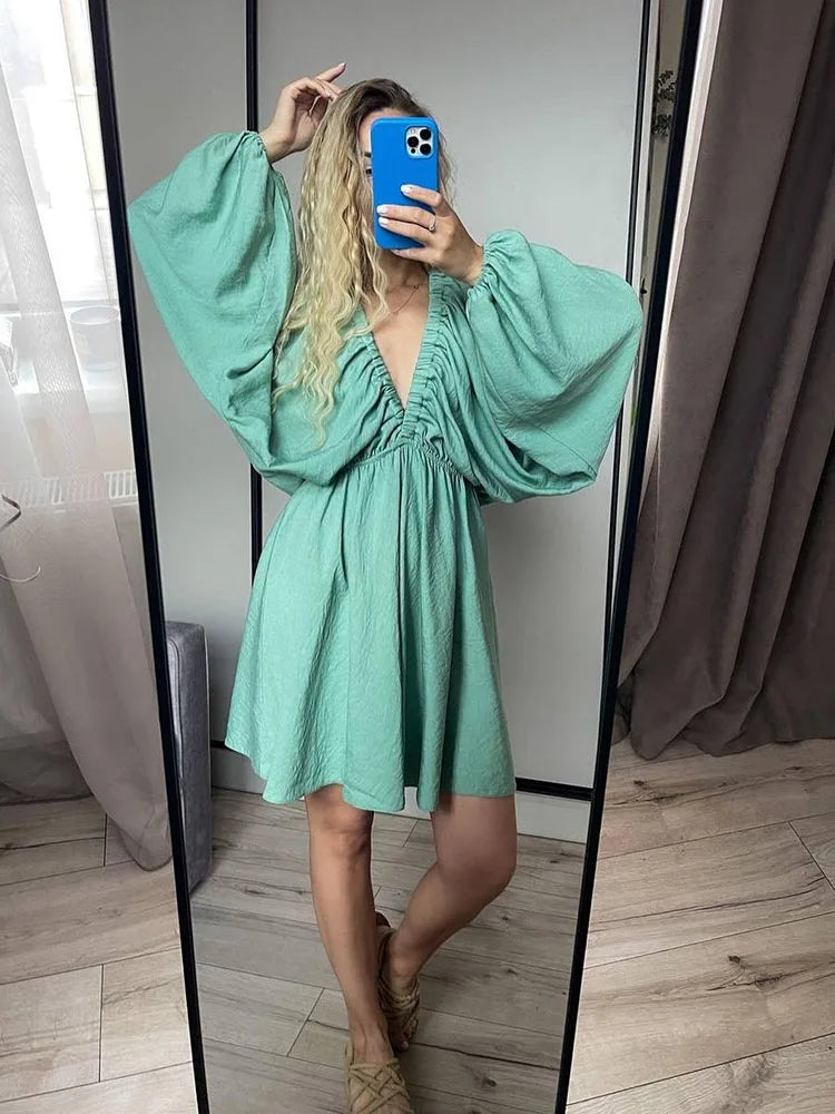 Vaenya | Boho Mini Dress with Long Sleeves and V-Neck