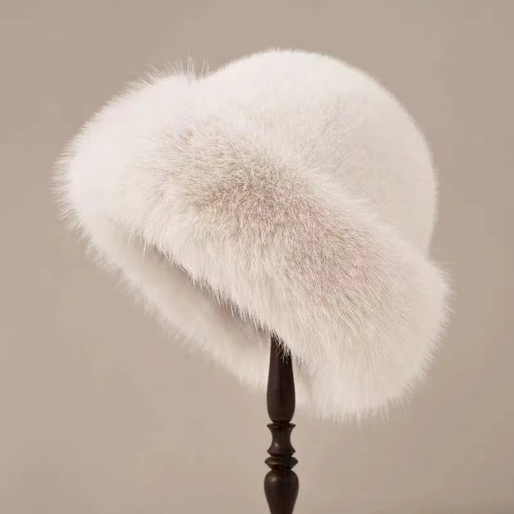 Plush White Faux Fur Hat | Winter Luxury & Supreme Warmth