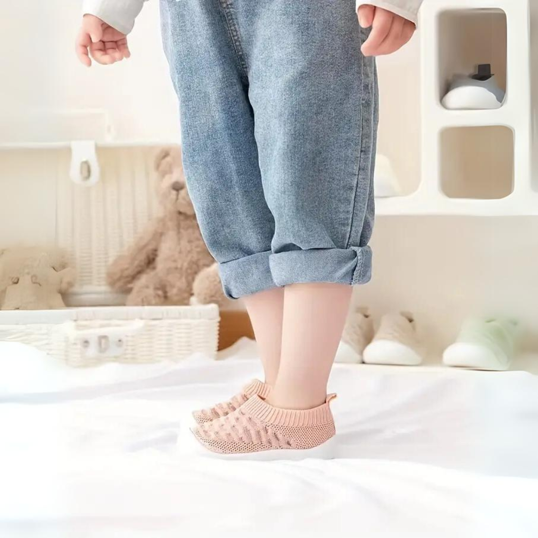 Mia | Kids Barefoot Shoes - Flexible Wide-Toe Sneaker for Babies & Toddlers