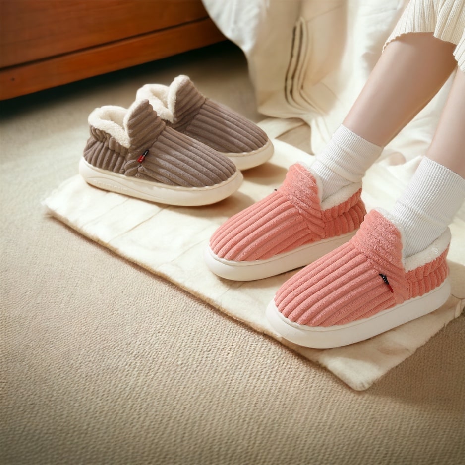 Unisex Aloe-Design Winter Slippers | Cozy Lining & Non-Slip Sole