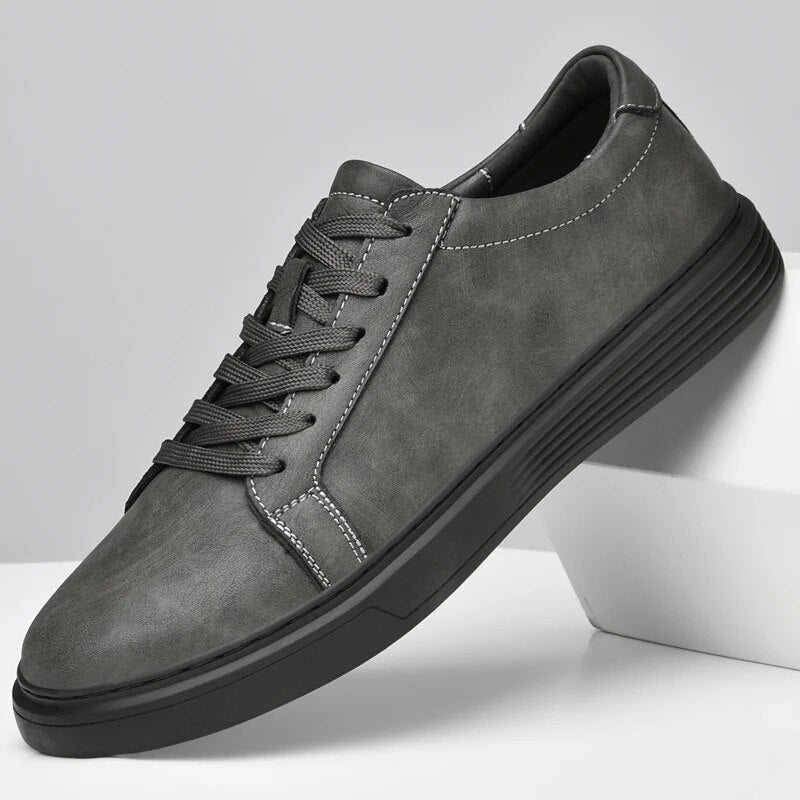 Men’s Classic Lace-Up Shoes