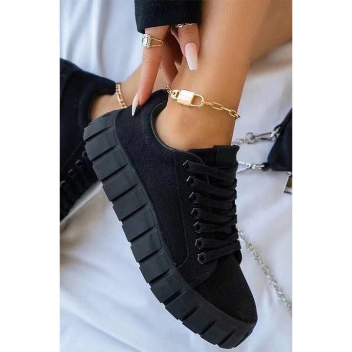 Kevara | Ergonomic Women’s Sneakers with Comfortable Platform Sole
