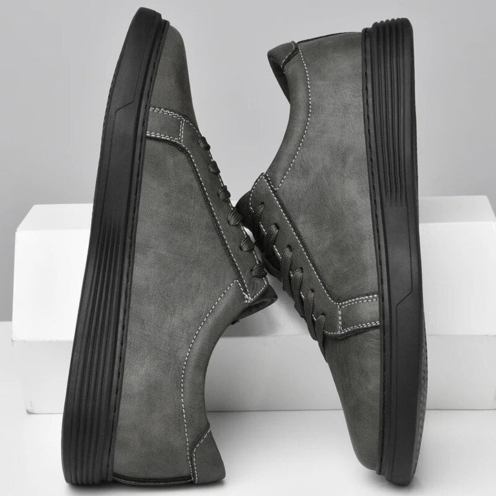 Men’s Classic Lace-Up Shoes