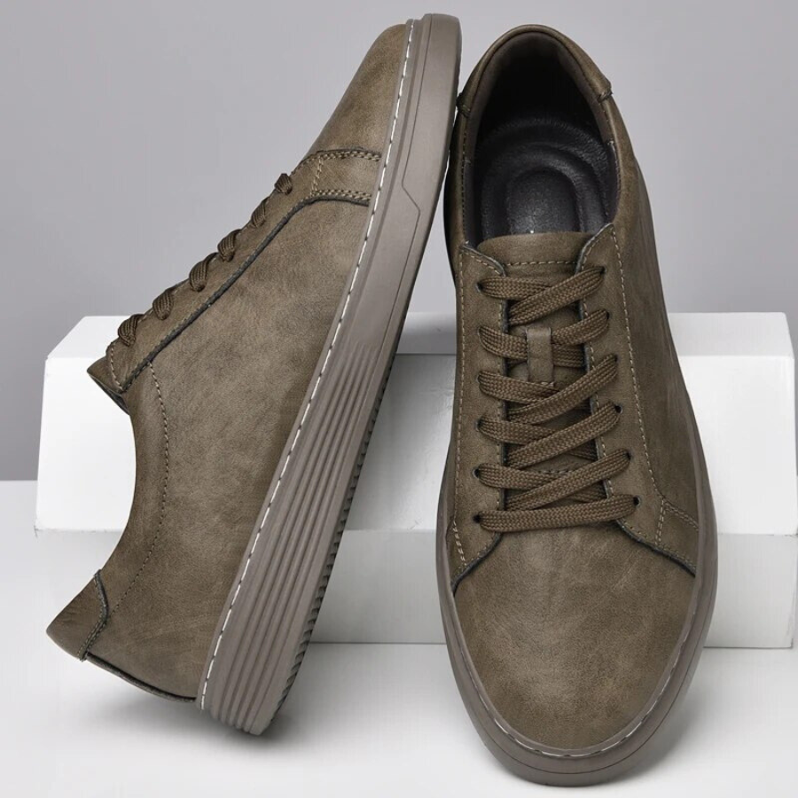 Men’s Classic Lace-Up Shoes