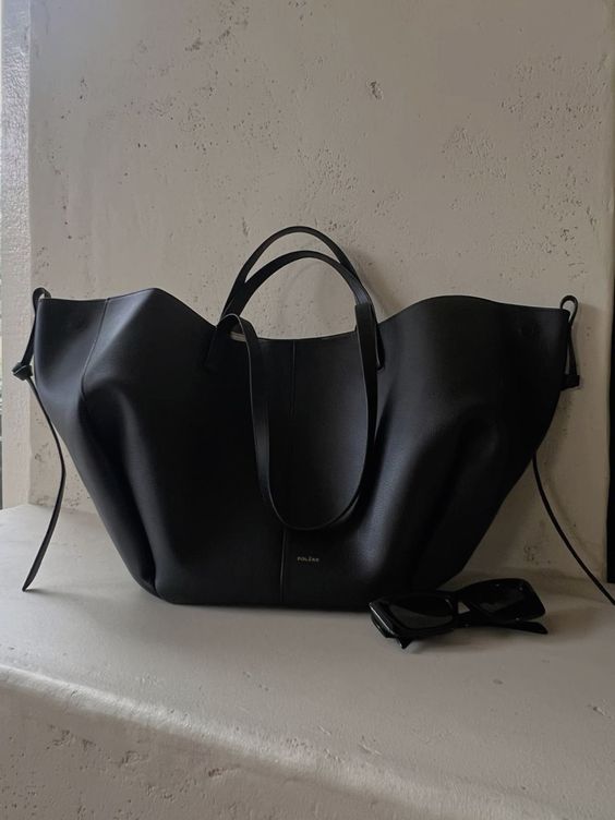 Women’s Vintage Style Spacious Shoulder Bag