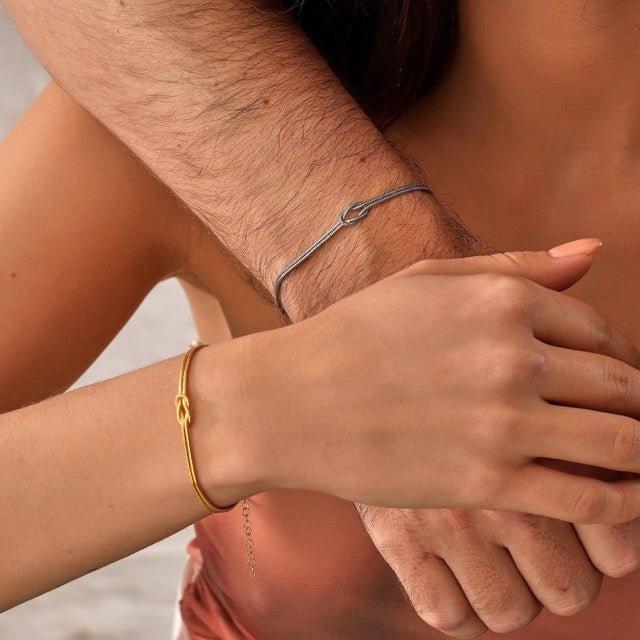 Vaella | Stylish Love Knot Bracelet