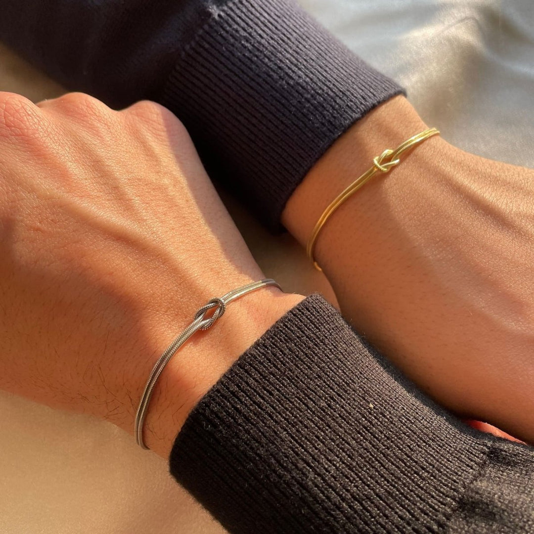 Vaella | Stylish Love Knot Bracelet