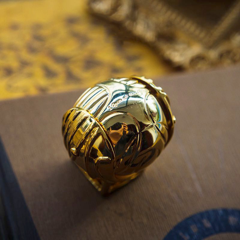 Sienna | Gold-Plated Movable Wing Ring Box