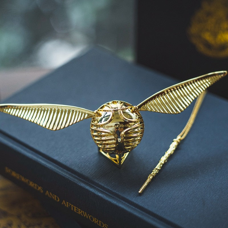 Sienna | Gold-Plated Movable Wing Ring Box