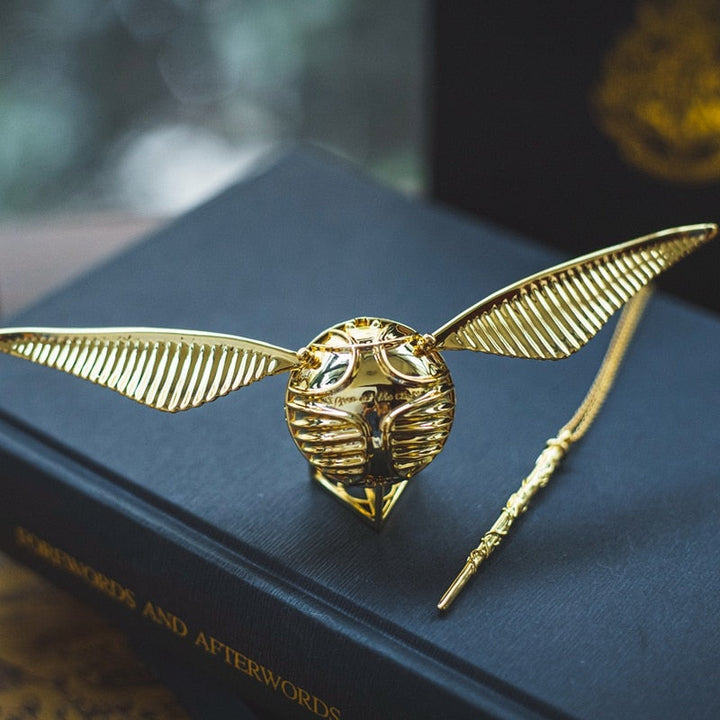 Sienna | Gold-Plated Movable Wing Ring Box