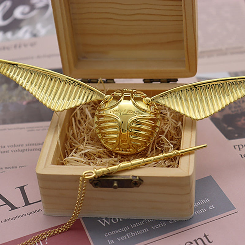 Sienna | Gold-Plated Movable Wing Ring Box